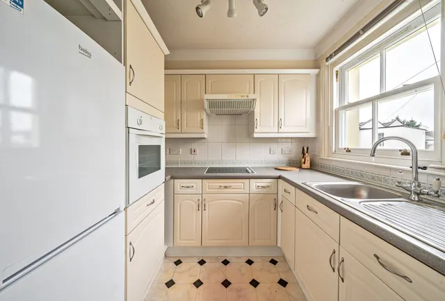Photo 3 — Commercial Street, Cheltenham, GL50 2AJ