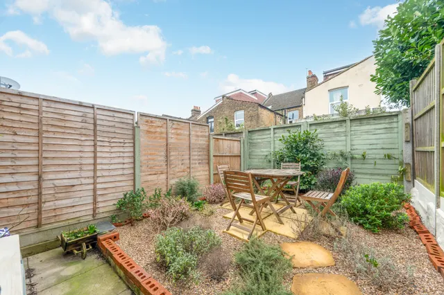 Photo 2 — 2a Windsor Road, London