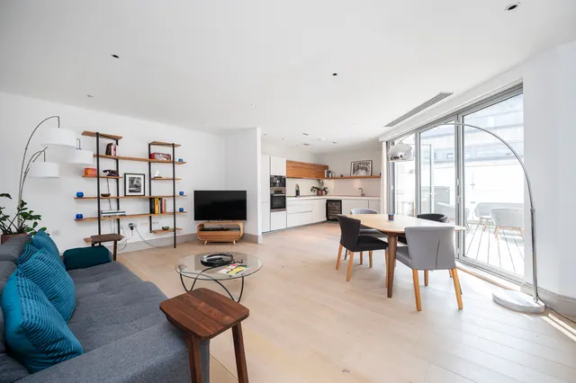 Photo 2 — Flat 6, 34 Worship Street, London