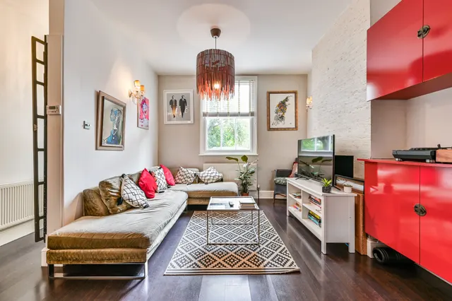 Photo 2 — 55 Derbyshire Street, London