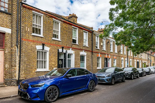 55 Derbyshire Street, London, photo 1