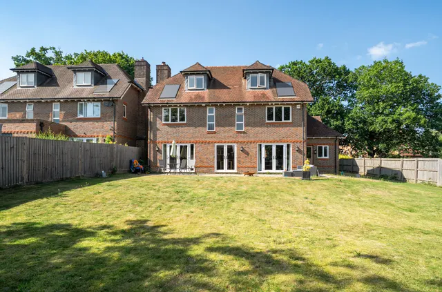 Boyneswood Road, Medstead, GU34, photo 1