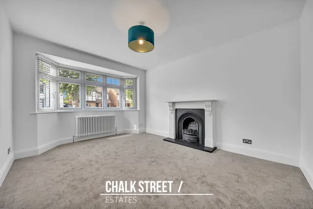 Rockingham Avenue, Hornchurch, RM11, photo 2