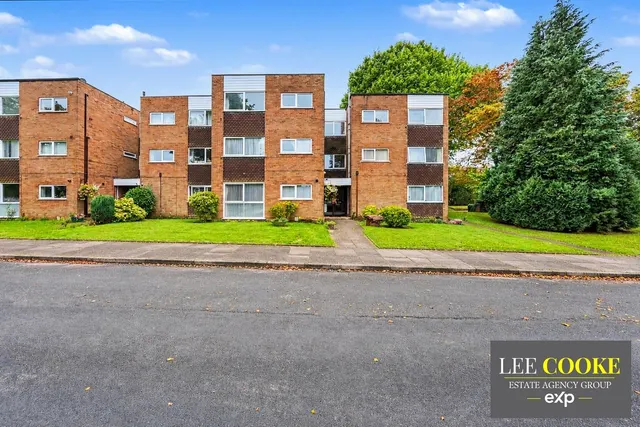 Off Newbridge Crescent, Tettenhall, WV6, photo 1