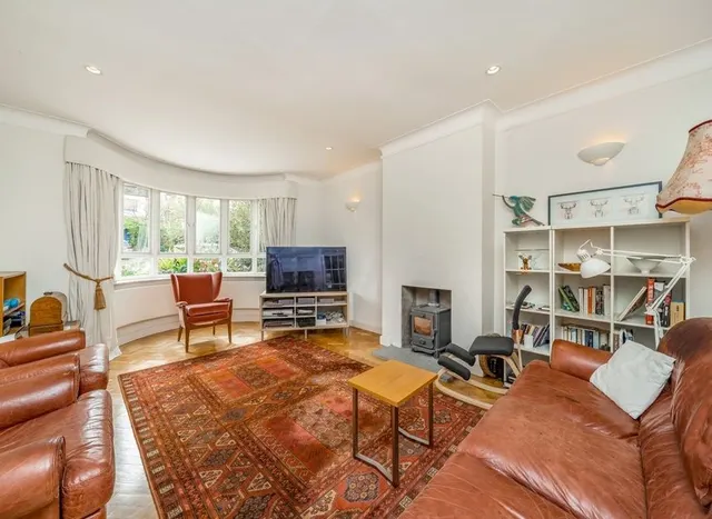 Photo 2 — Cholmeley Crescent, Highgate, N6