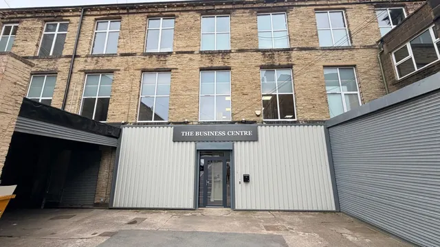 Law Street, Cleckheaton, photo 1