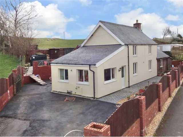 Pant-y-Dwr, Rhayader, photo 3