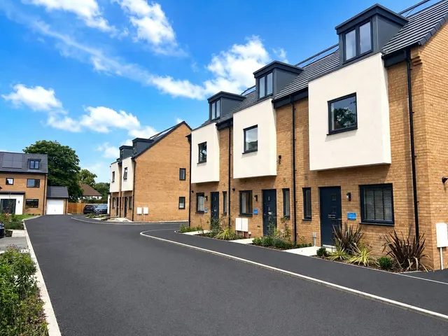 3 bedroom house — Open Event - Last 3 Homes Remaining, Gloucestershire, Stone Crescent, GL51 8DP