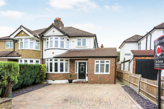 Commonfield Road, Banstead, SM7 2JY, photo 1