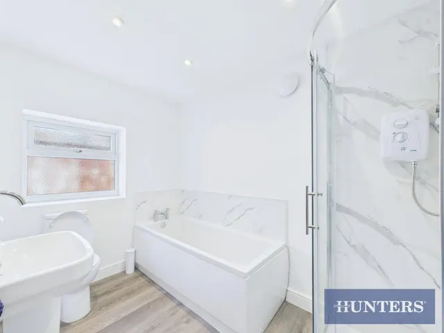 St Georges Avenue, Bridlington, YO15, photo 3