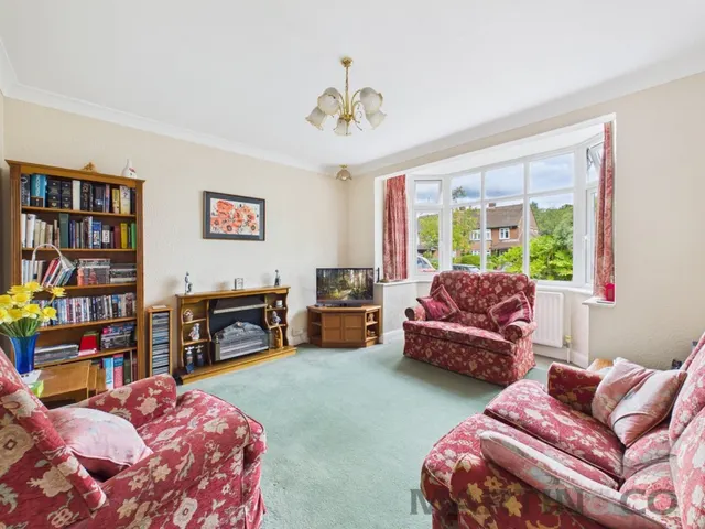 Photo 2 — Charmouth Road, St Albans