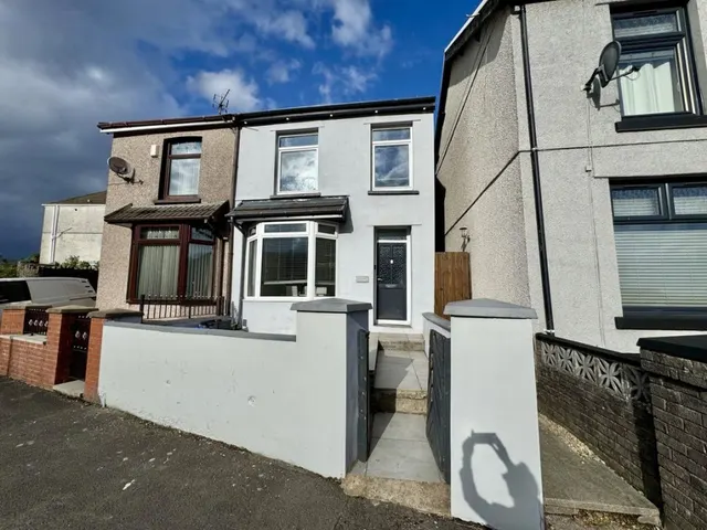 Willow Cottage, Troedyrhiw, CF48, photo 1