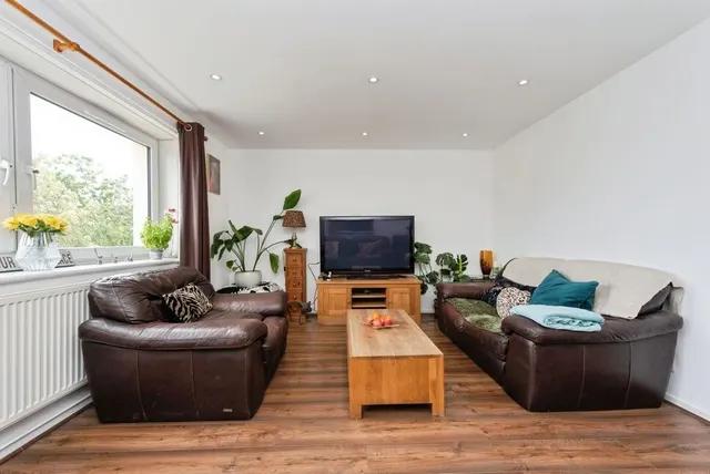 Photo 3 — Edgar Road, Whitton, Hounslow, TW4