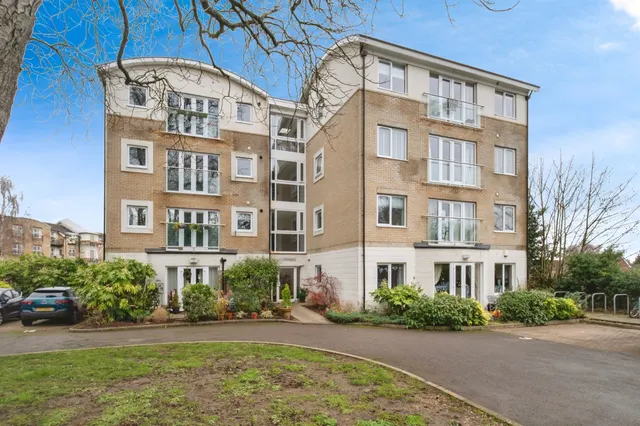 Russell Road, Basingstoke, photo 1