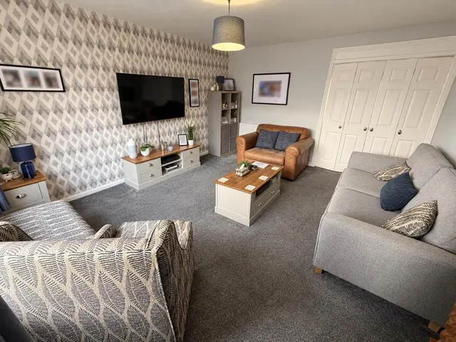 Photo 2 — Clare Close, Lincoln, Lincolnshire, LN5