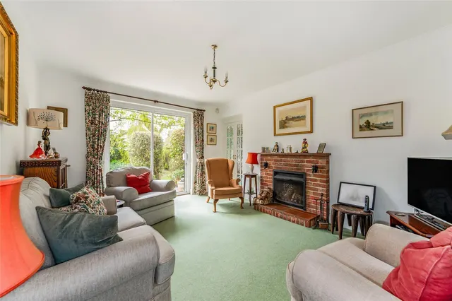 Old Broyle Road, West Broyle, PO19, photo 3
