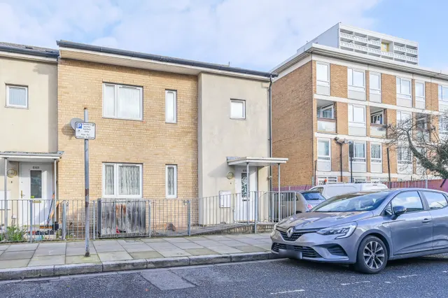 68a Whitethorn Street, London, photo 1