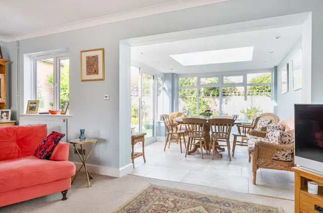 Holmwood Close, West Wittering, PO20, photo 2