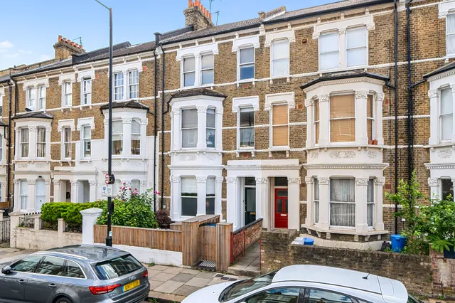 74b Saltram Crescent, London, photo 1