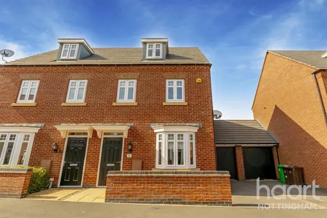 Cossethay Drive, Woodhouse Park, NG8, photo 1