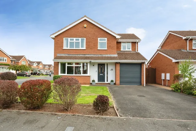 4 bedroom house, Radbourne Drive, Halesowen, B63