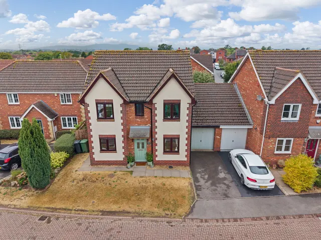 Rutland Place, St Peters, WR5, photo 1