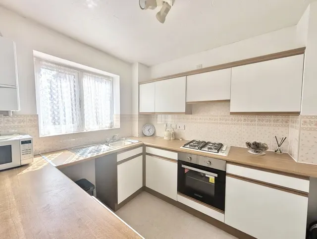 Greengates Crescent, Little Neston, CH64, photo 2