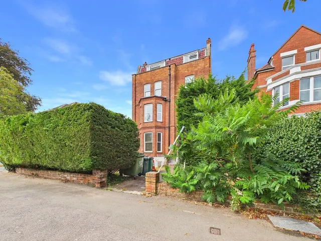 Shorncliffe Road, Folkestone, CT20, photo 1