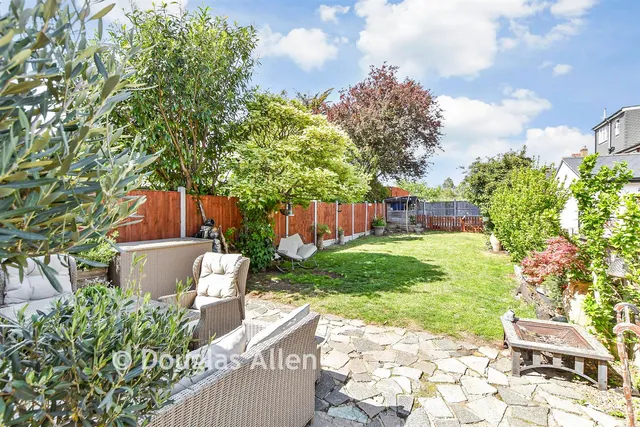Sinclair Road, Chingford, E4, photo 2