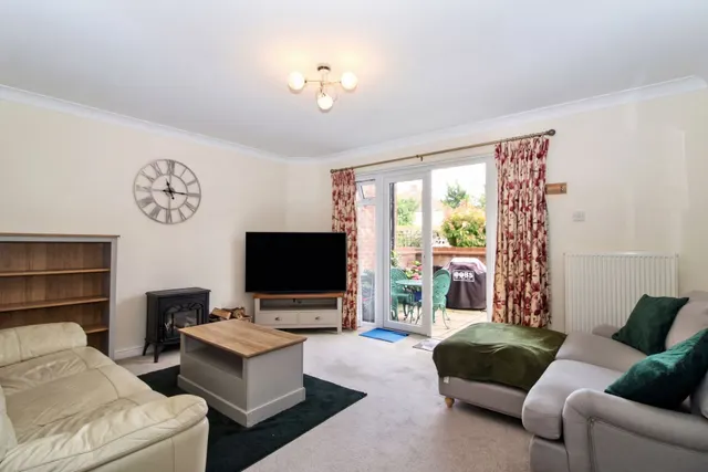 Amersham Road, Hazlemere, HP15, photo 2