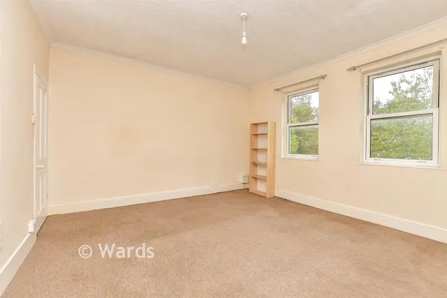 Brompton Lane, Strood, ME2, photo 3