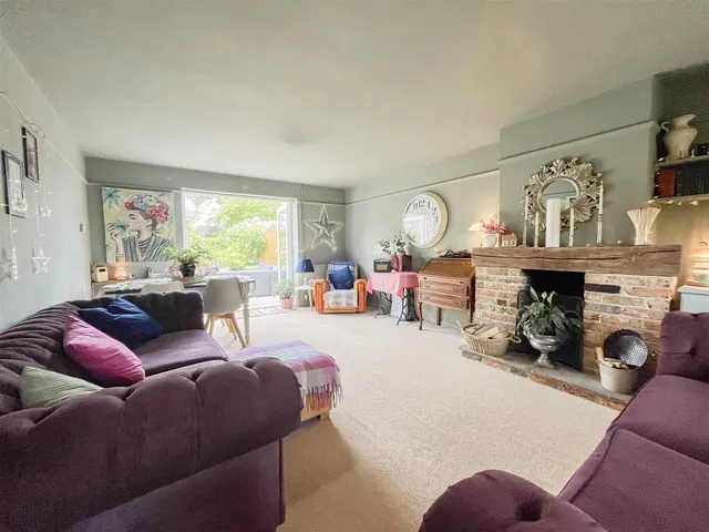Photo 3 — 17 Cherwell Road, Heathfield, TN21 8JT