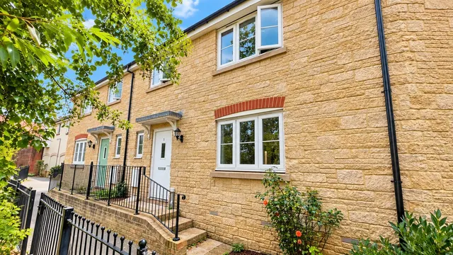 Streamside Walk, Milborne Port, DT9, photo 1