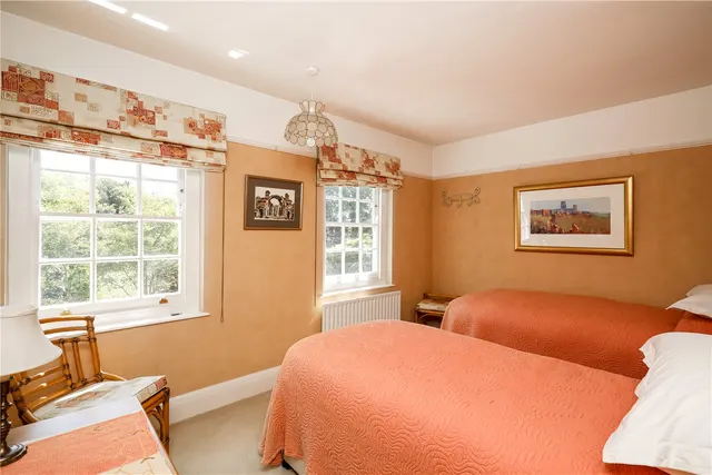 Photo 2 — Rathgar Avenue, LONDON, W13
