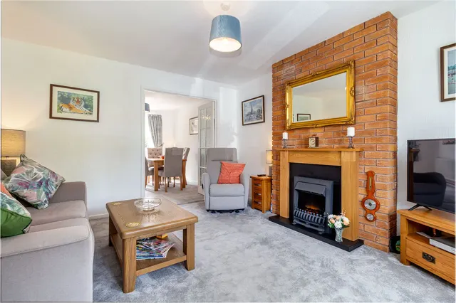 Photo 3 — Illshaw Close, Winyates Green, Redditch, Worcestershire, B98 0QZ