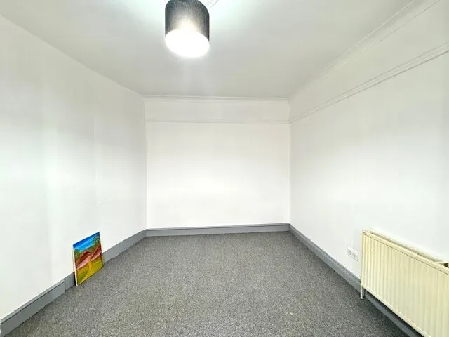 Photo 3 — Steele Road, Leyton E11