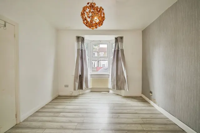 Shrewsbury Road, Forest Gate, E7, photo 3