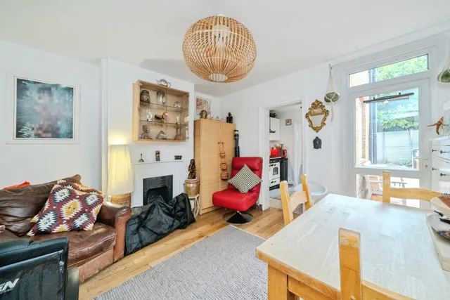 Lower Court Road, Epsom, KT19, photo 2