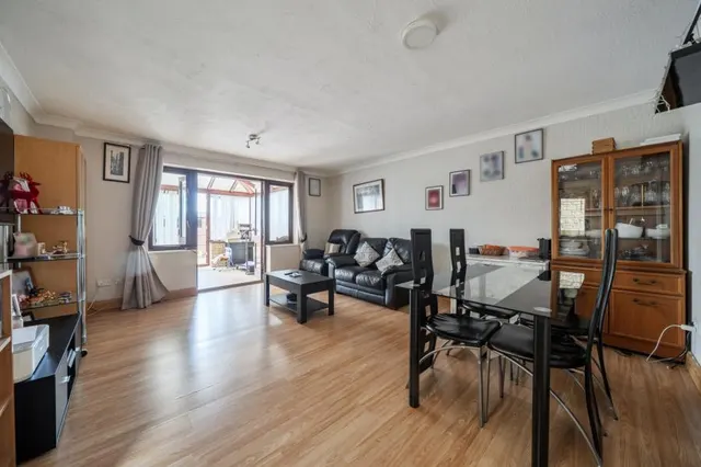 Burford Road, Carterton, OX18, photo 3