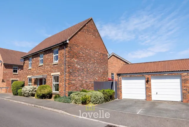 Fenwick Road, Scartho Top, DN33, photo 1