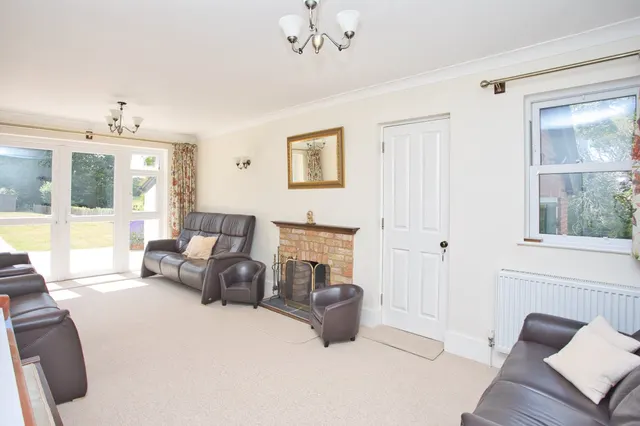 Shooters Hill, Eythorne, CT15, photo 2