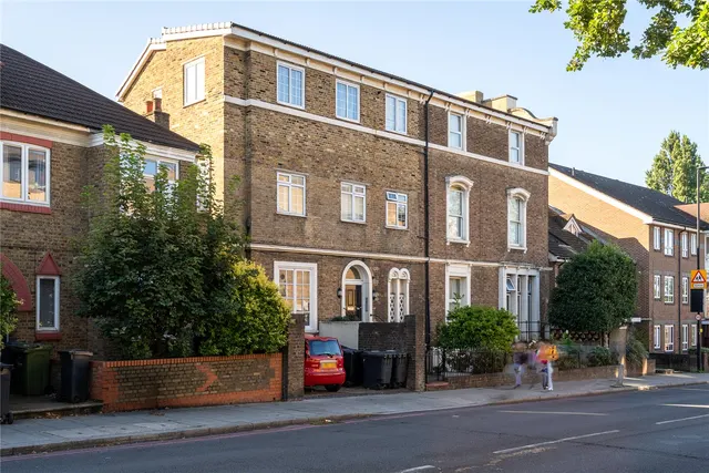 Mitcham Lane, London, SW16, photo 1