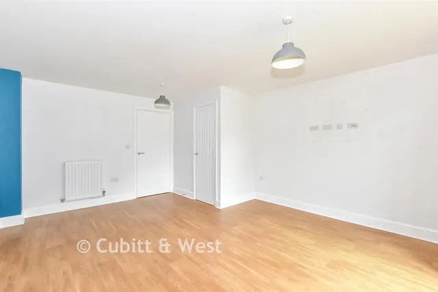 Maple Drive, Bracklesham Bay, PO20, photo 2