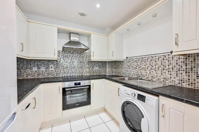 Photo 3 — 12 Timothy Place, Pool Close, West Molesey