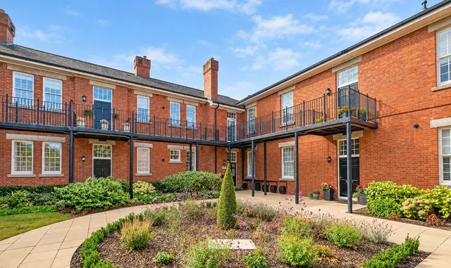 Glanville Way, Epsom, KT19, photo 1