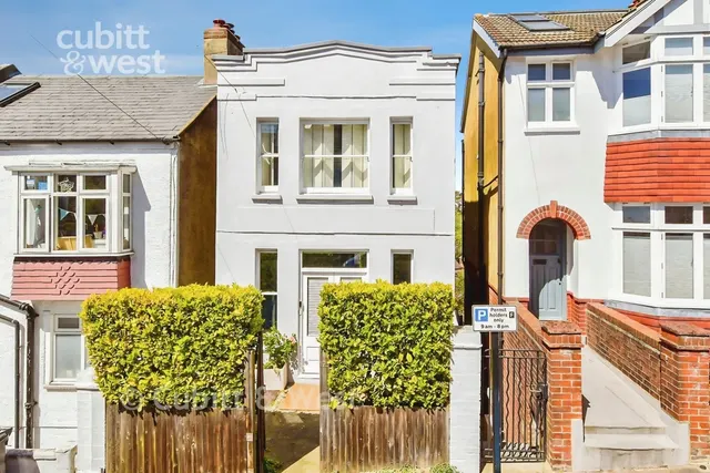 Osborne Road, BN1, photo 1