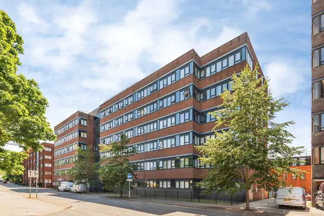 Farnsby Street, Swindon, Wiltshire, SN1, photo 1