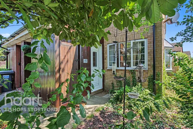 Calverley Close, Bishop's Stortford, CM23, photo 1