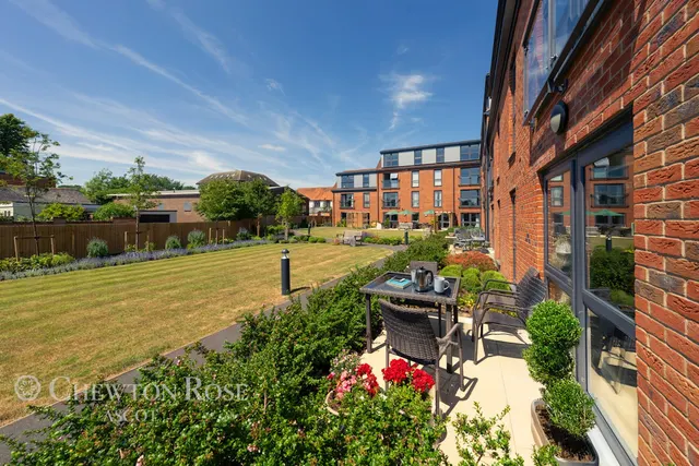 London Road, Bgashot, photo 1