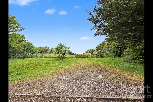 Churn Hill, Cirencester, GL7, photo 2
